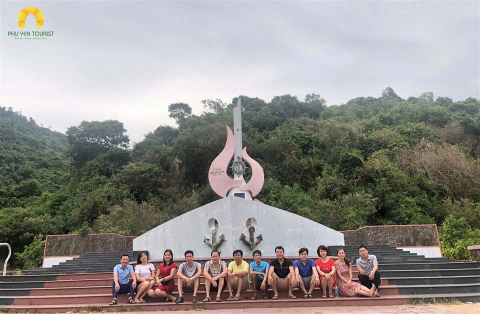 dương hoàng mi - tour hải đăng mũi điện vịnh vũng rô - phuyentourist