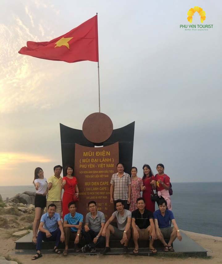 dương hoàng mi - tour hải đăng mũi điện vịnh vũng rô - phuyentourist