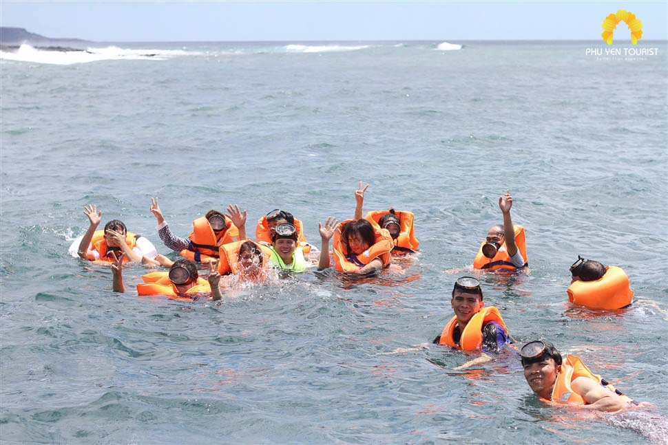 lotus group - team building hòn chùa - phú yên tourist